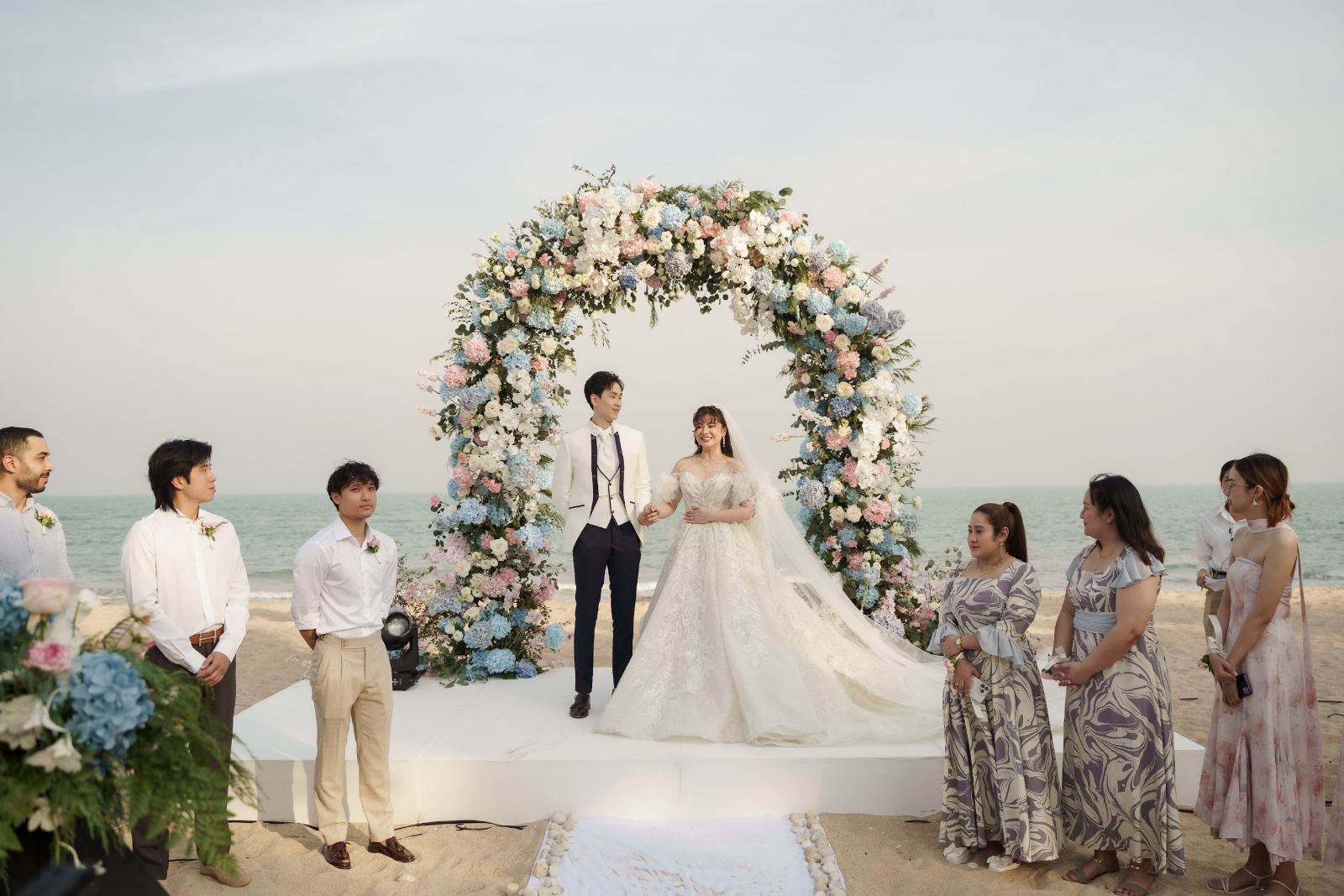 Ceremony Arch & Aisle 3